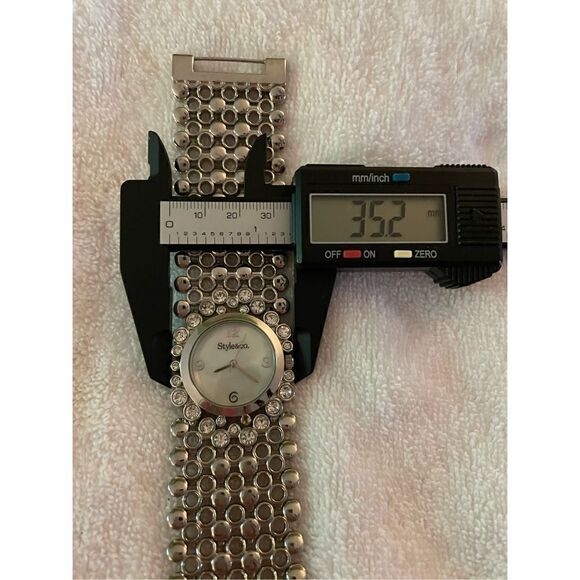 Style & Co Ladies silver watch - Picture 1 of 4